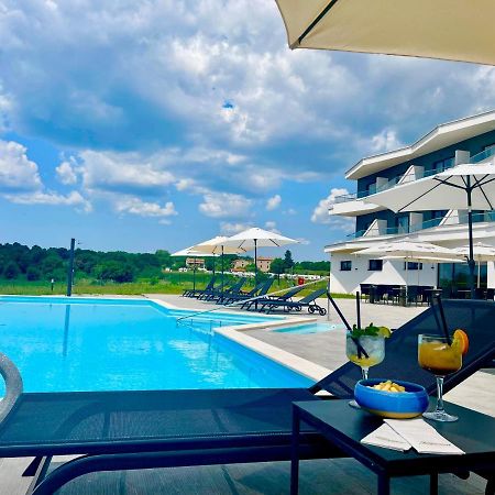 Hotel Delfin Lanterna Tar-Vabriga Екстер'єр фото