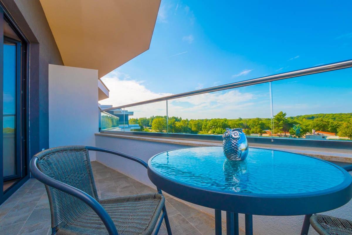 Hotel Delfin Lanterna Tar-Vabriga Екстер'єр фото